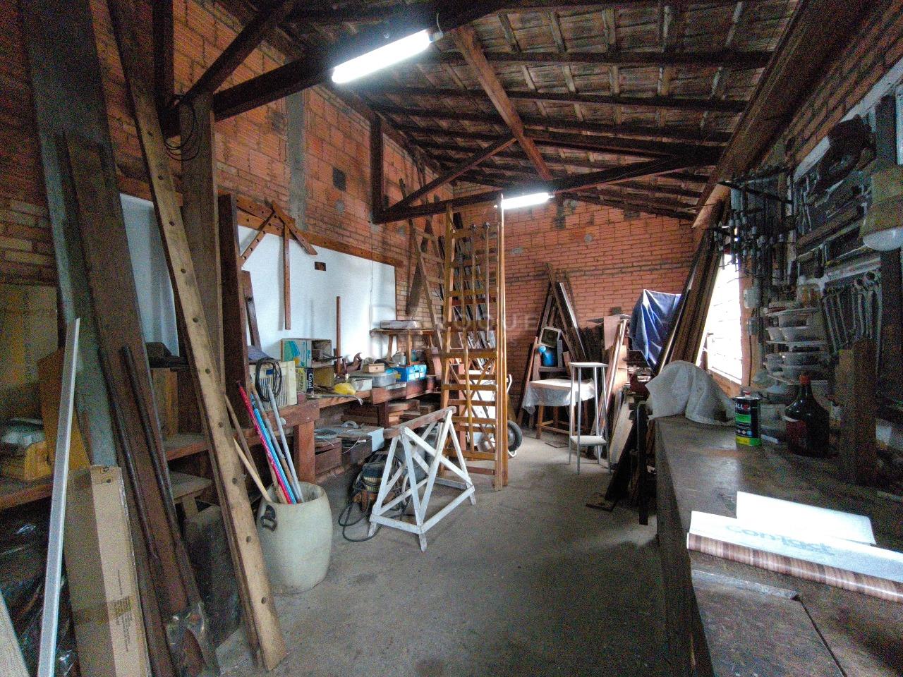 Casa Residencial à venda no bairro Vila Cristovam: OFICINA