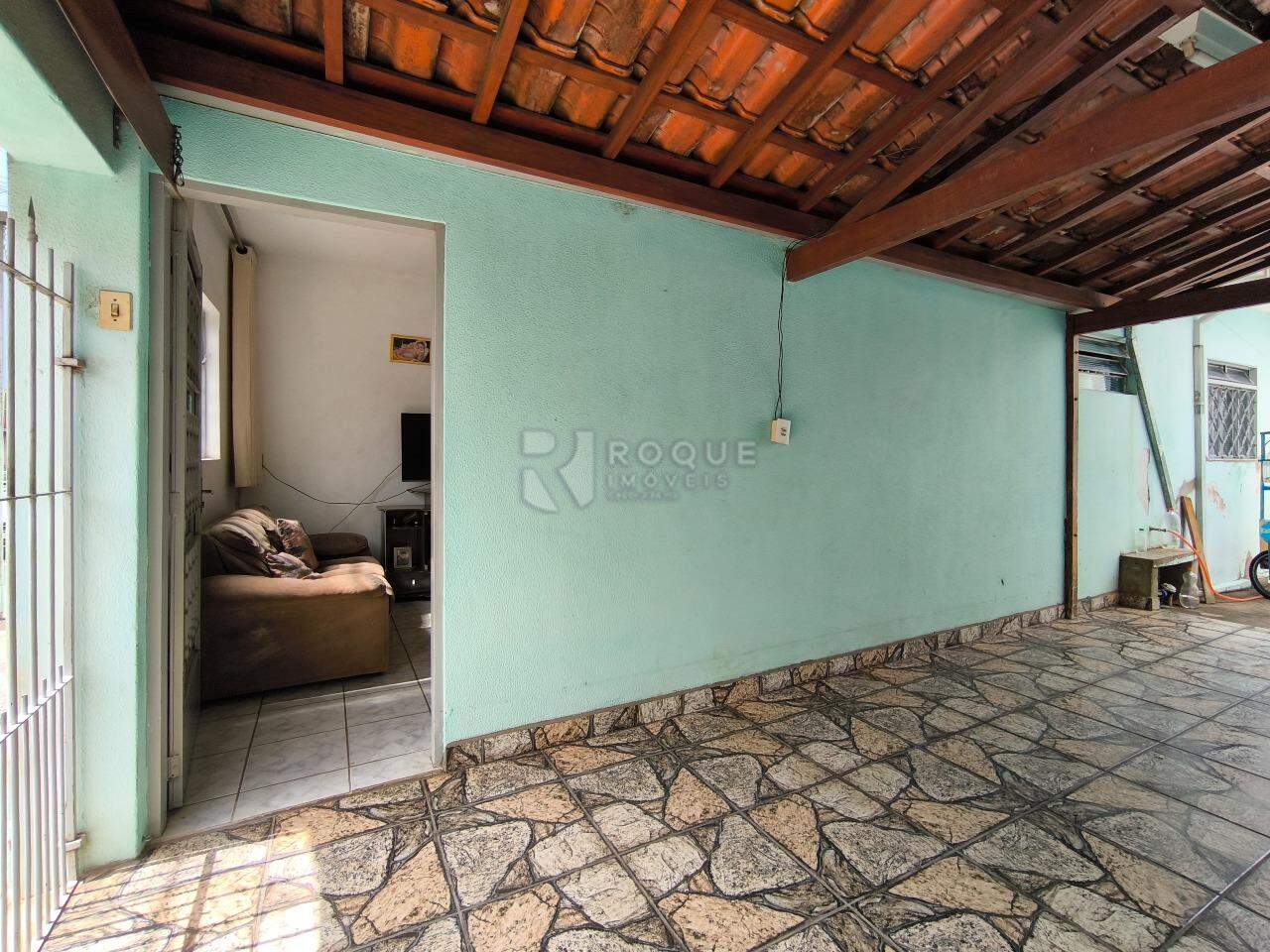 Casa Residencial à venda no bairro Vila Cristovam: GARAGEM