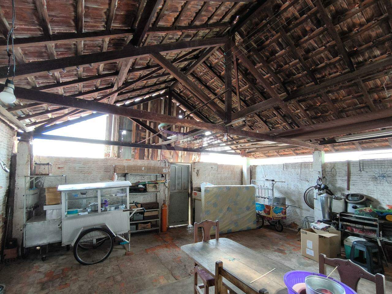 Casa Residencial à venda no bairro Vila Cristovam: GALPÃO