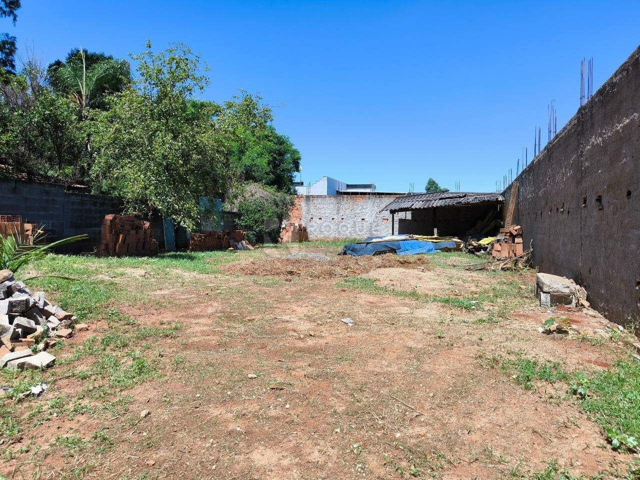 Terreno à venda no bairro Residencial Chácara São José: 