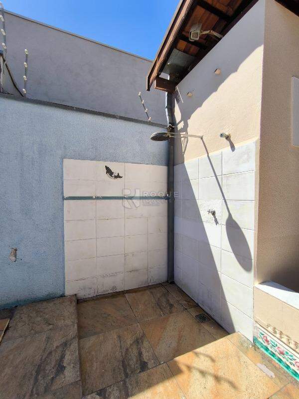 Casa Residencial à venda no bairro Residencial Fenix: DUCHA