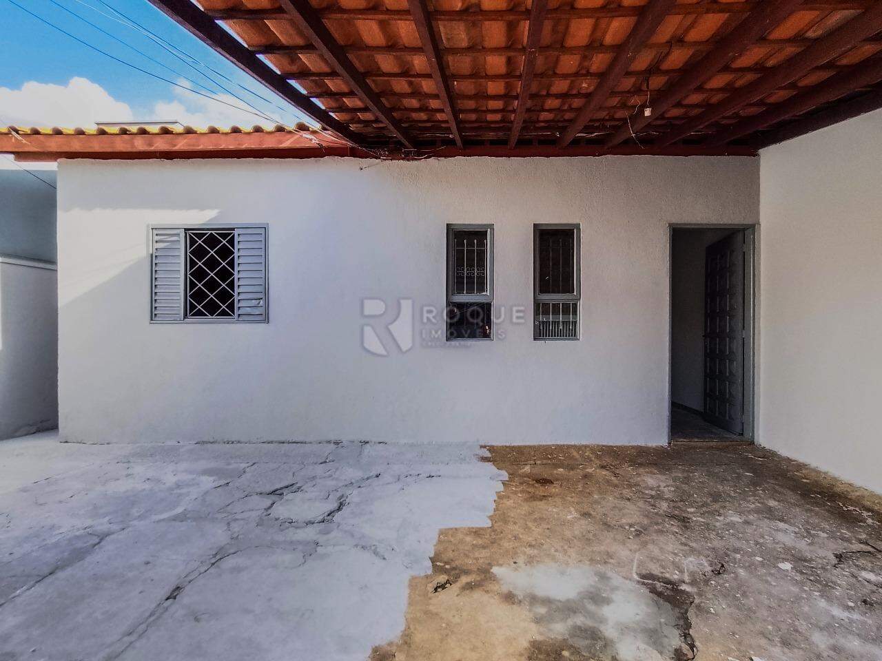 Casa Residencial para aluguel no bairro Parque Residencial Abílio Pedro: Garagem