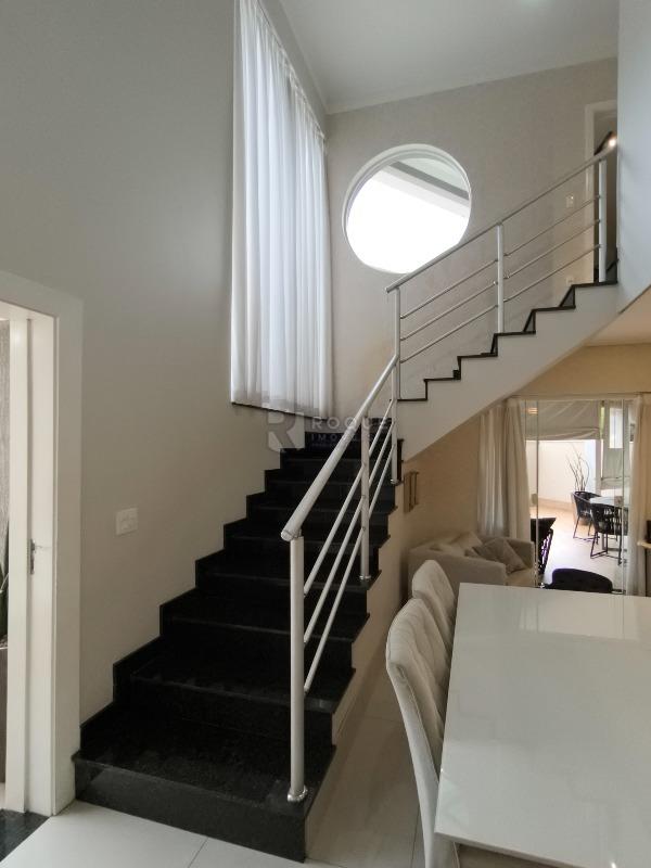Casa em condomínio à venda no bairro Jardim Porto Real: ACESSO PISO SUPERIOR