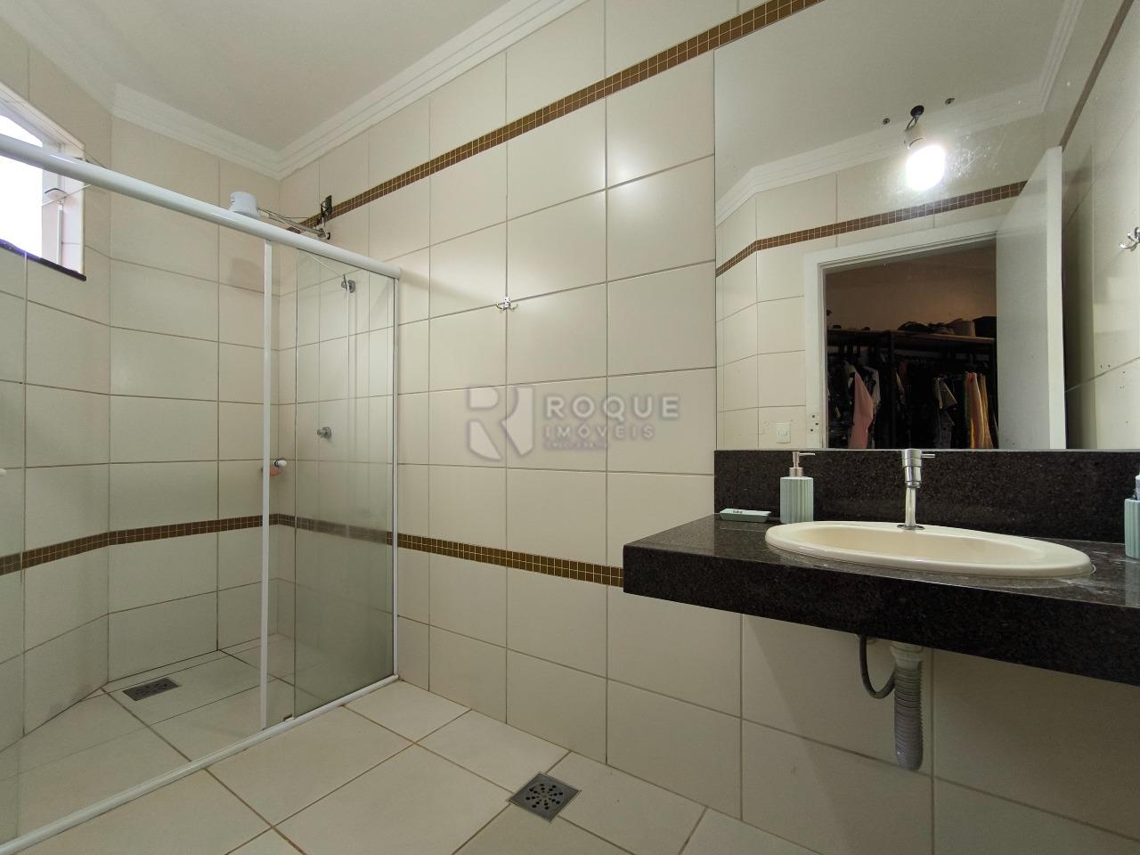 Casa em condomínio à venda no bairro Jardim Porto Real: WC SUÍTE