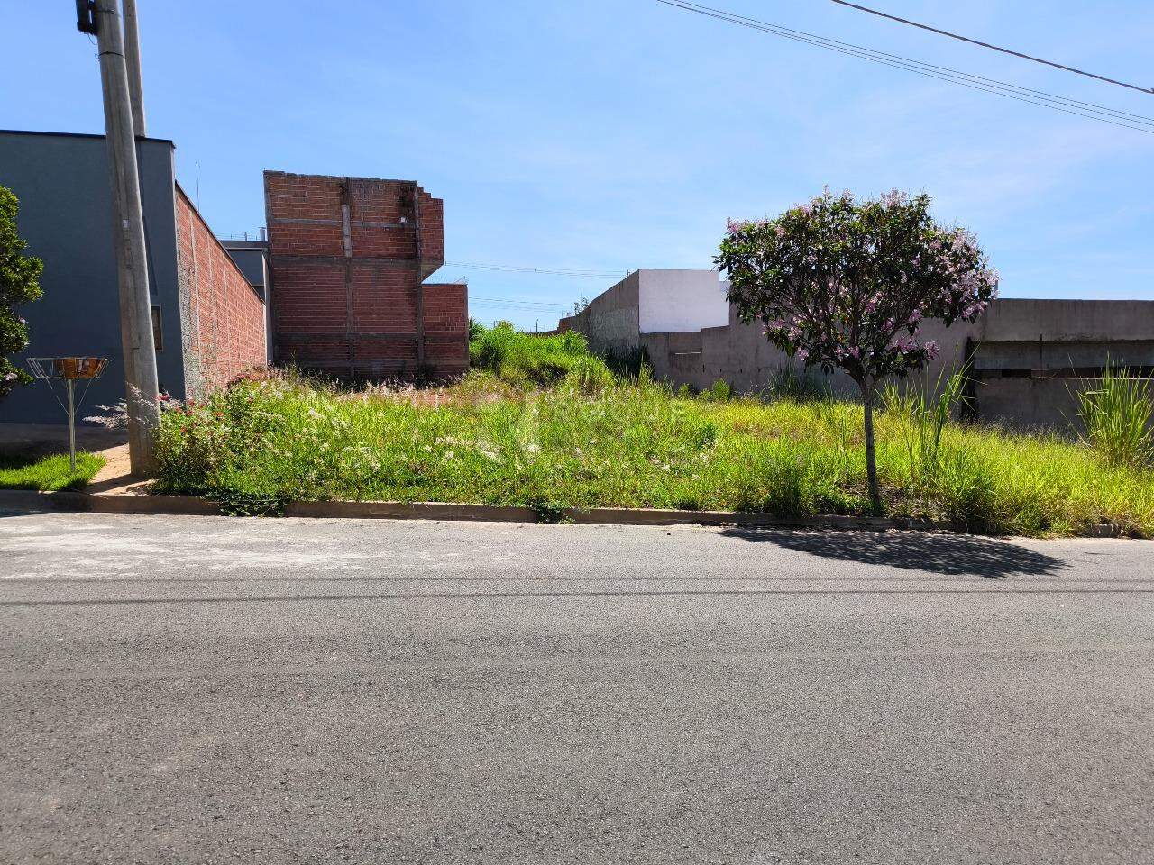 Terreno à venda no bairro Jardim Marajoara: FRENTE