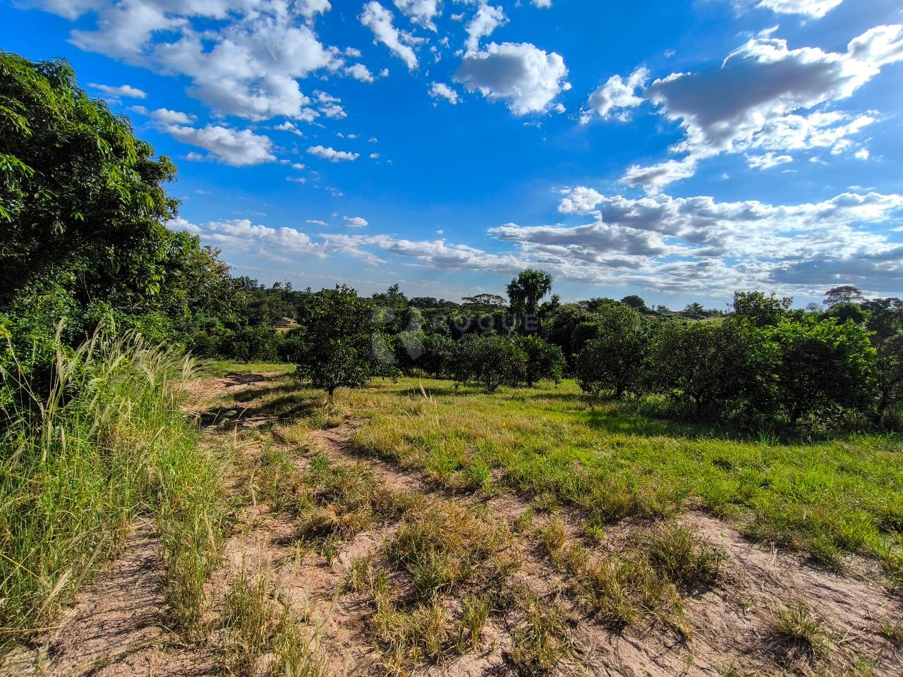 Área à venda no bairro Bairro dos Pires de Baixo: 