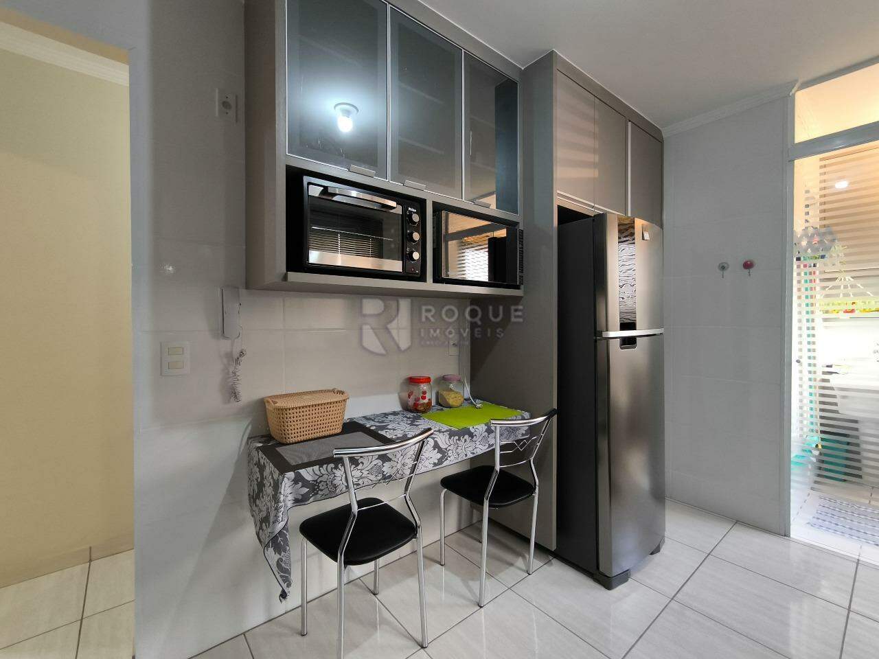 Apartamento à venda no bairro Jardim Ouro Verde: COZINHA