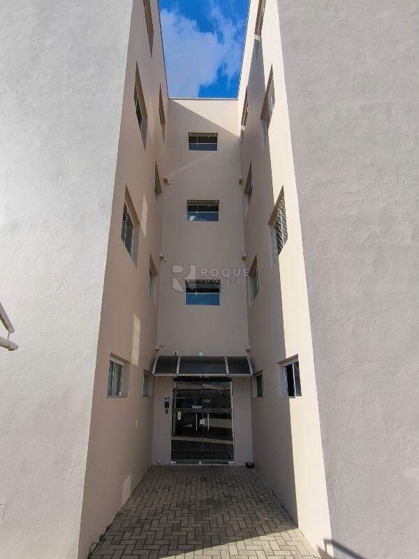 Apartamento à venda no bairro Jardim Ouro Verde: ENTRADA