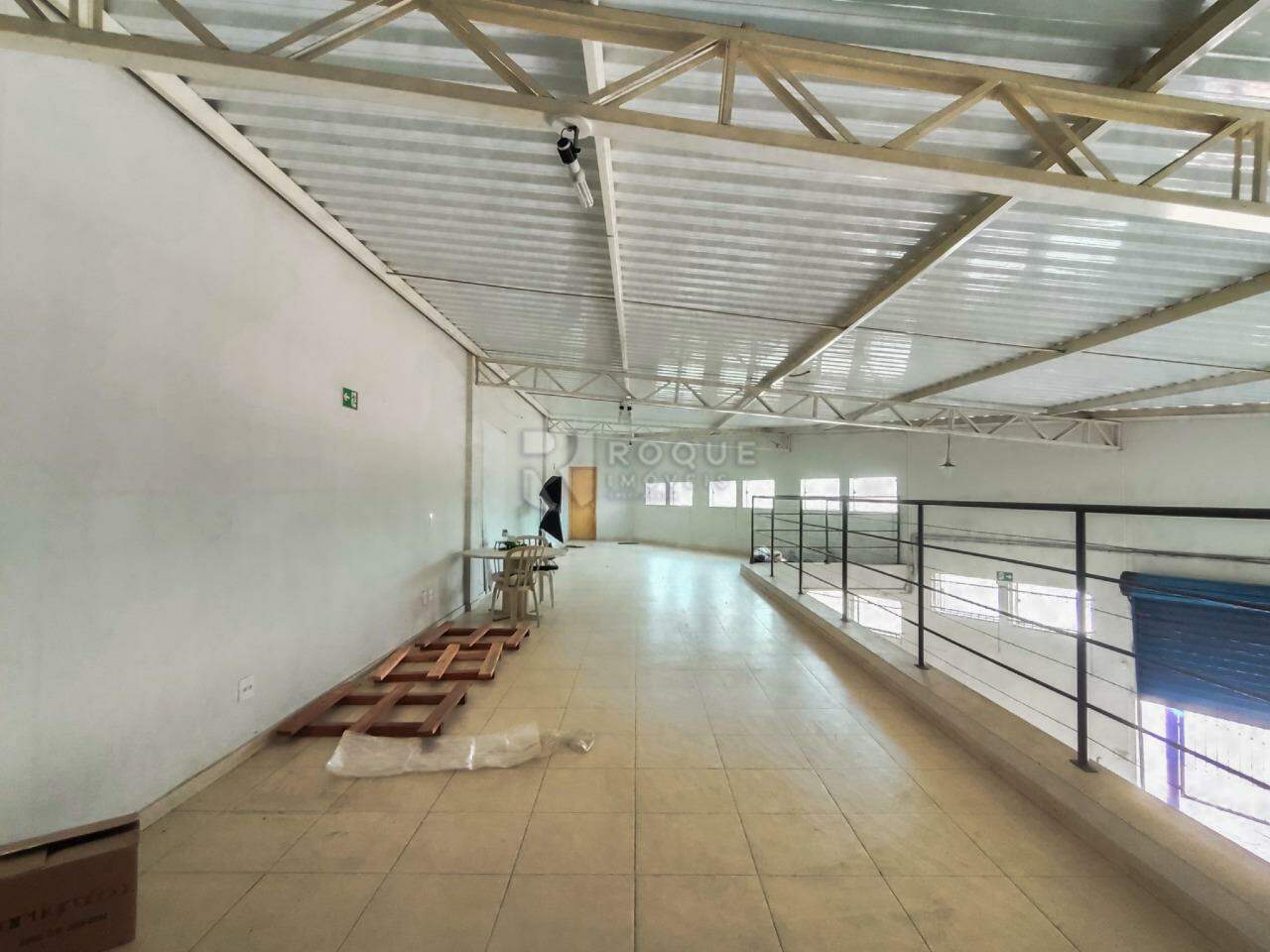 Salão para aluguel no bairro Vila Piza: Mezanino