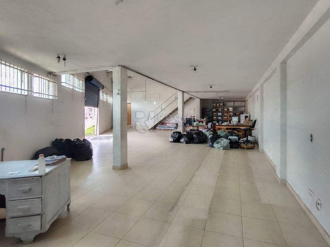 Salão para aluguel no bairro Vila Piza: Salão