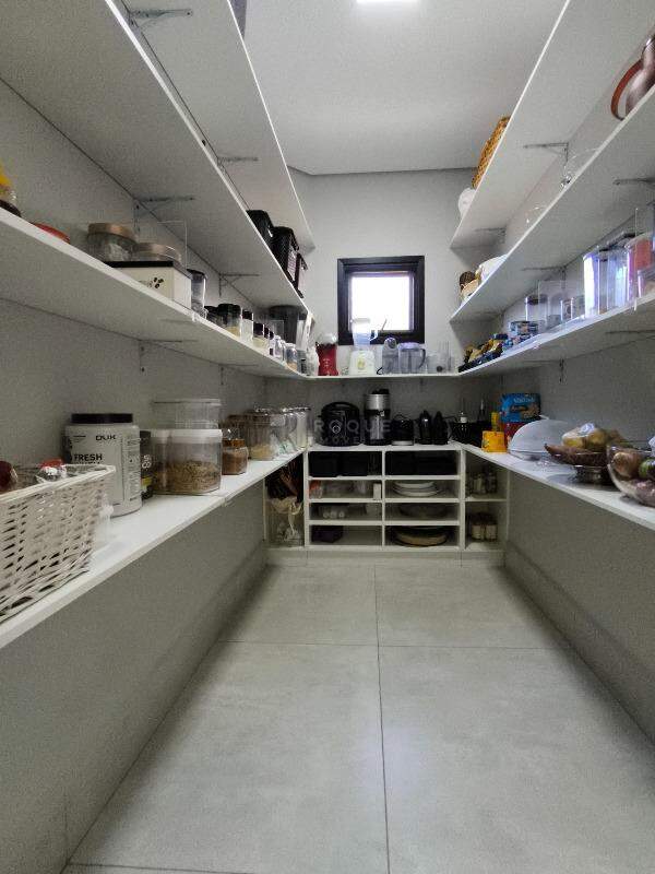 Casa em condomínio à venda no bairro Residencial Lago Azul: DESPENSA