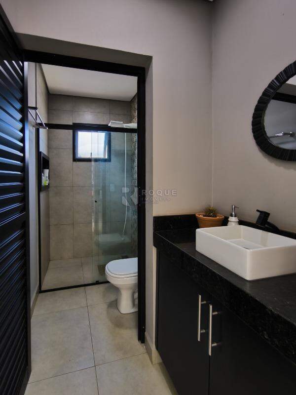 Casa em condomínio à venda no bairro Residencial Lago Azul: LAVABO / WC EXTERNO