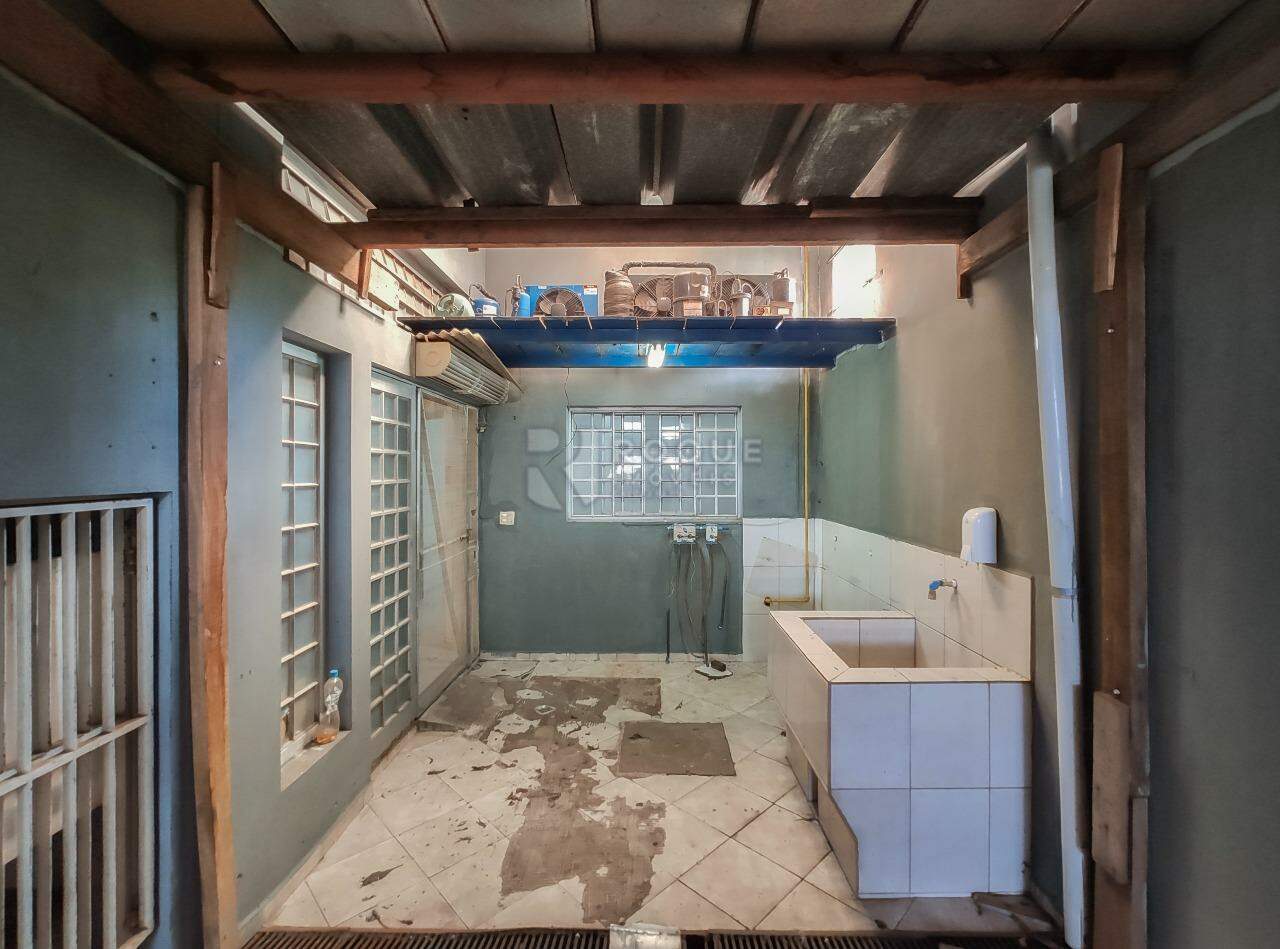 Barracão/Galpão para aluguel no bairro Jardim Residencial Village: Área de serviço 