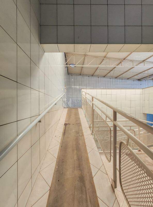 Barracão/Galpão para aluguel no bairro Jardim Residencial Village: Acesso sala 2