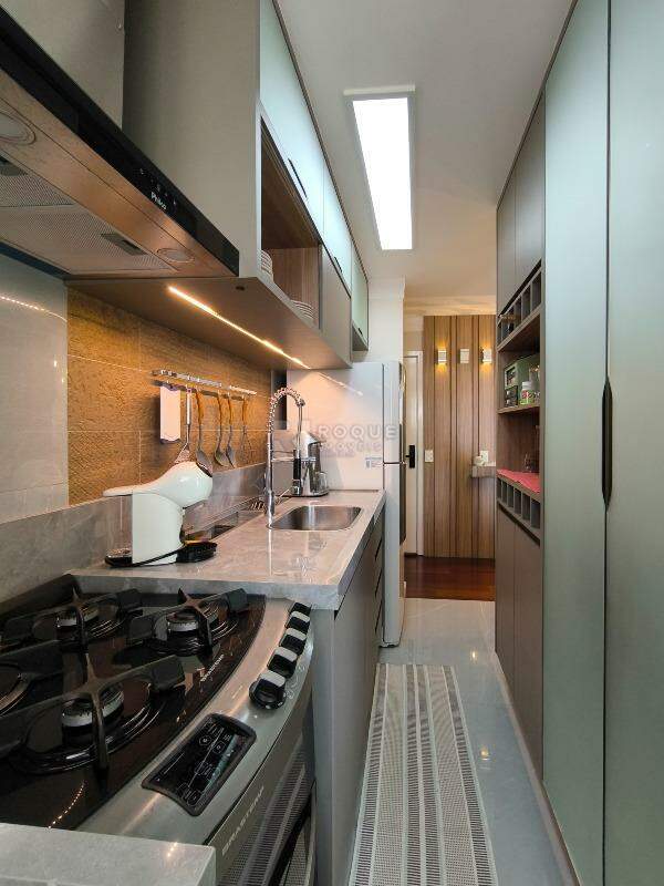 Apartamento à venda no bairro Vila Santa Rosália: COZINHA