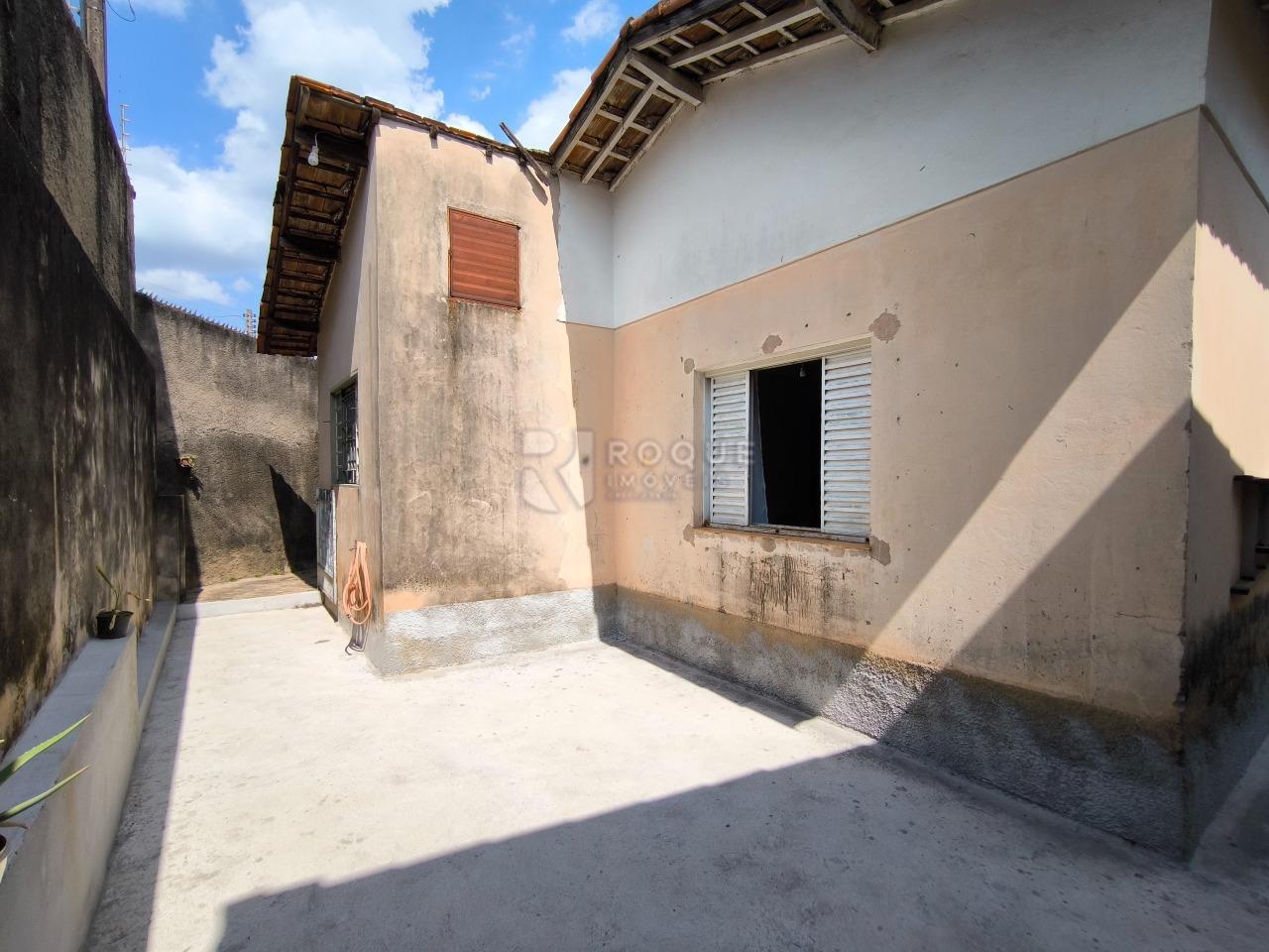 Casa Residencial à venda no bairro Vila Piza: FUNDOS