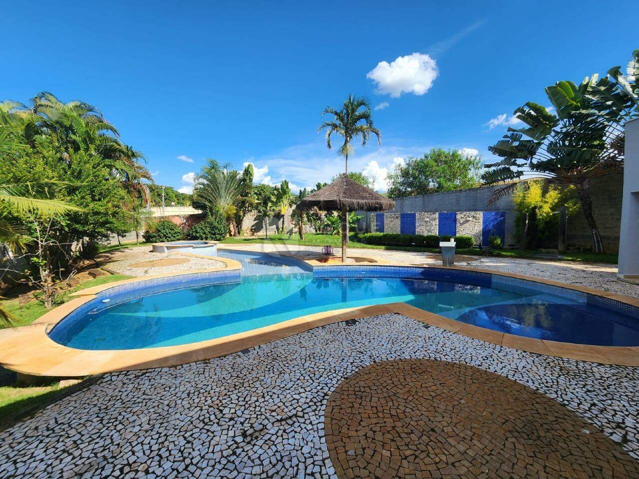 Chácara à venda no bairro Residencial Interlagos: Piscina