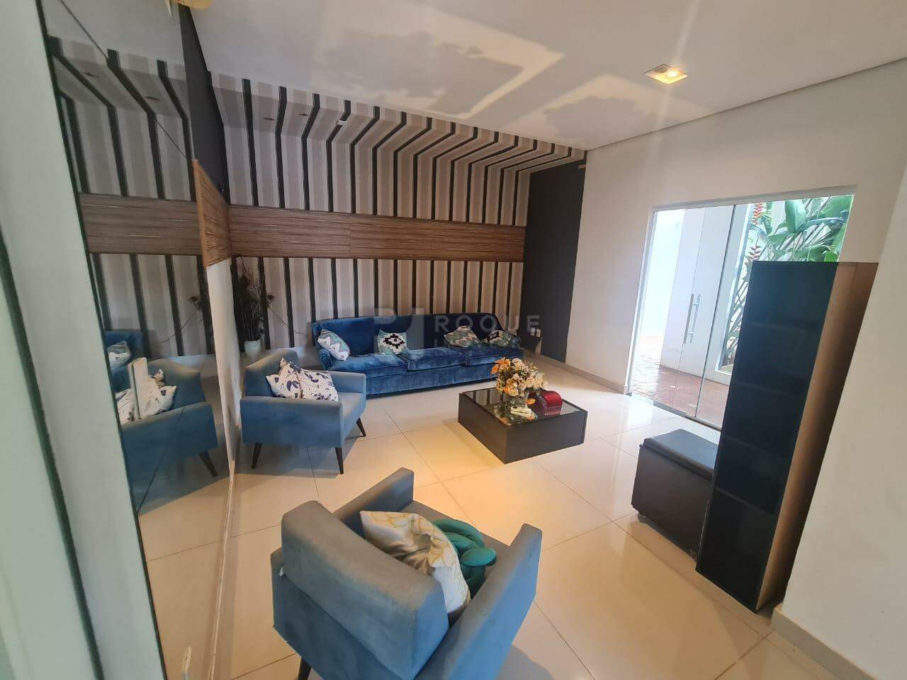 Chácara à venda no bairro Residencial Interlagos: Sala de estar