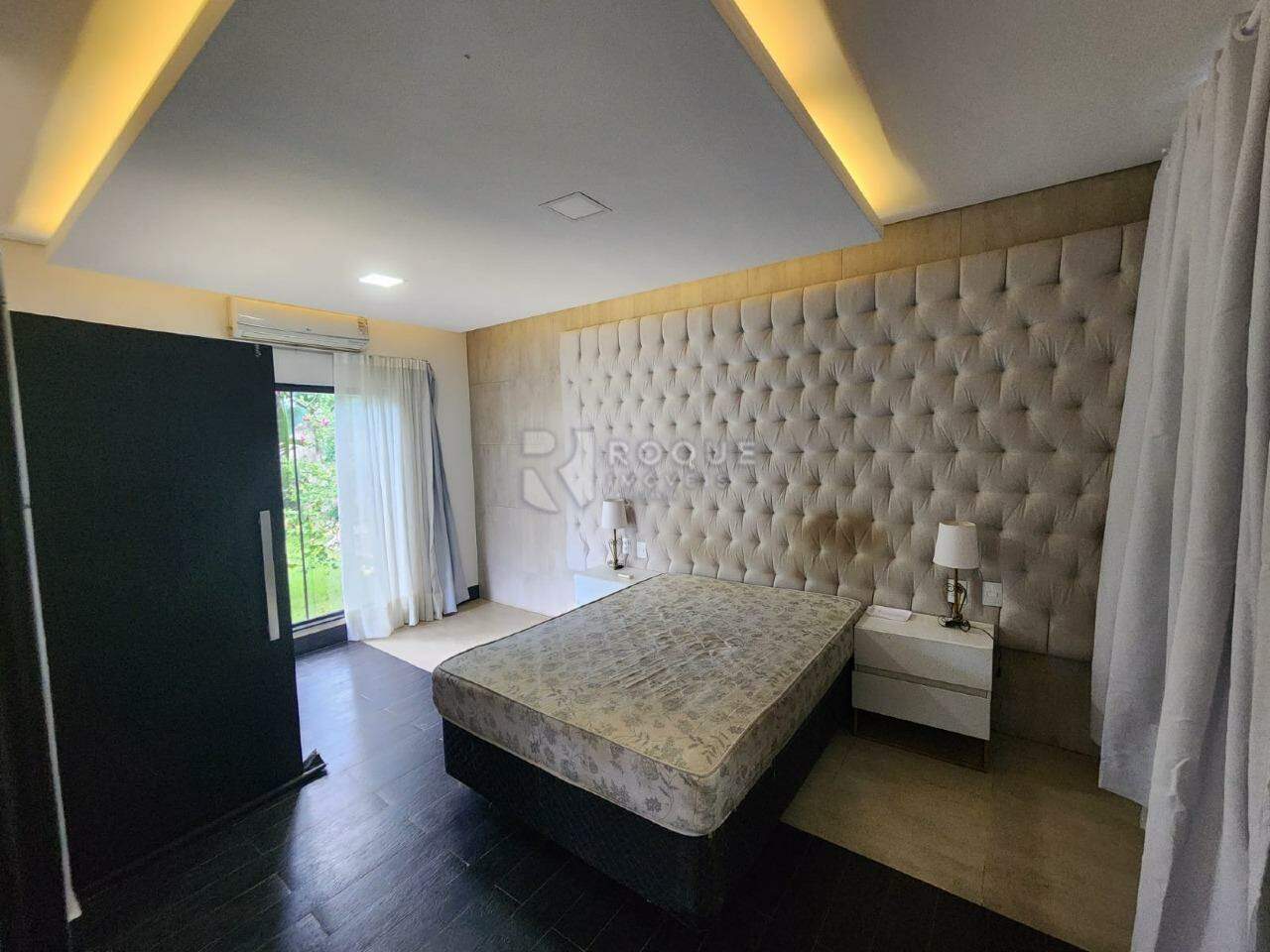 Chácara à venda no bairro Residencial Interlagos: Suíte master com closet