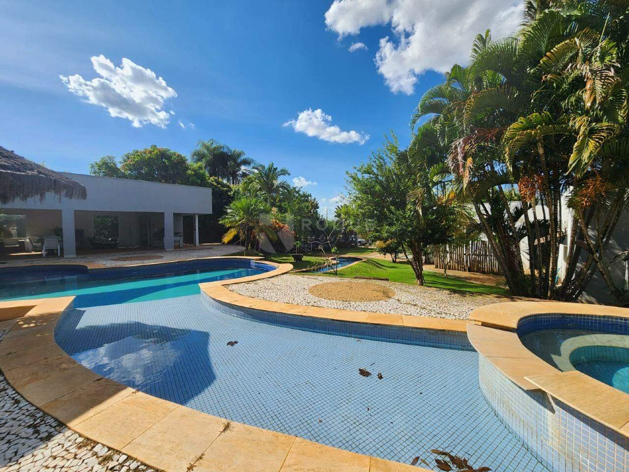 Chácara à venda no bairro Residencial Interlagos: Piscina