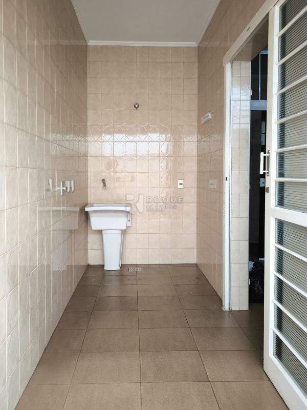 Casa Residencial à venda no bairro Vila Castelar: LAVANDERIA