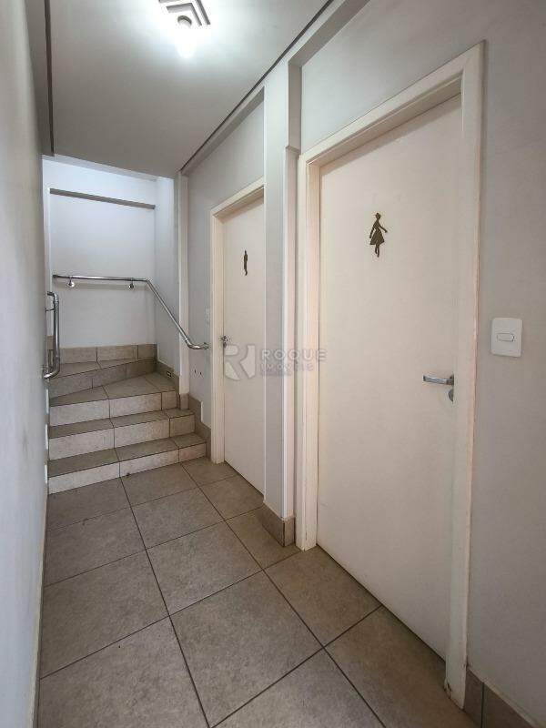 Casa Residencial à venda no bairro Vila Castelar: SANITÁRIOS MASC. E FEM.