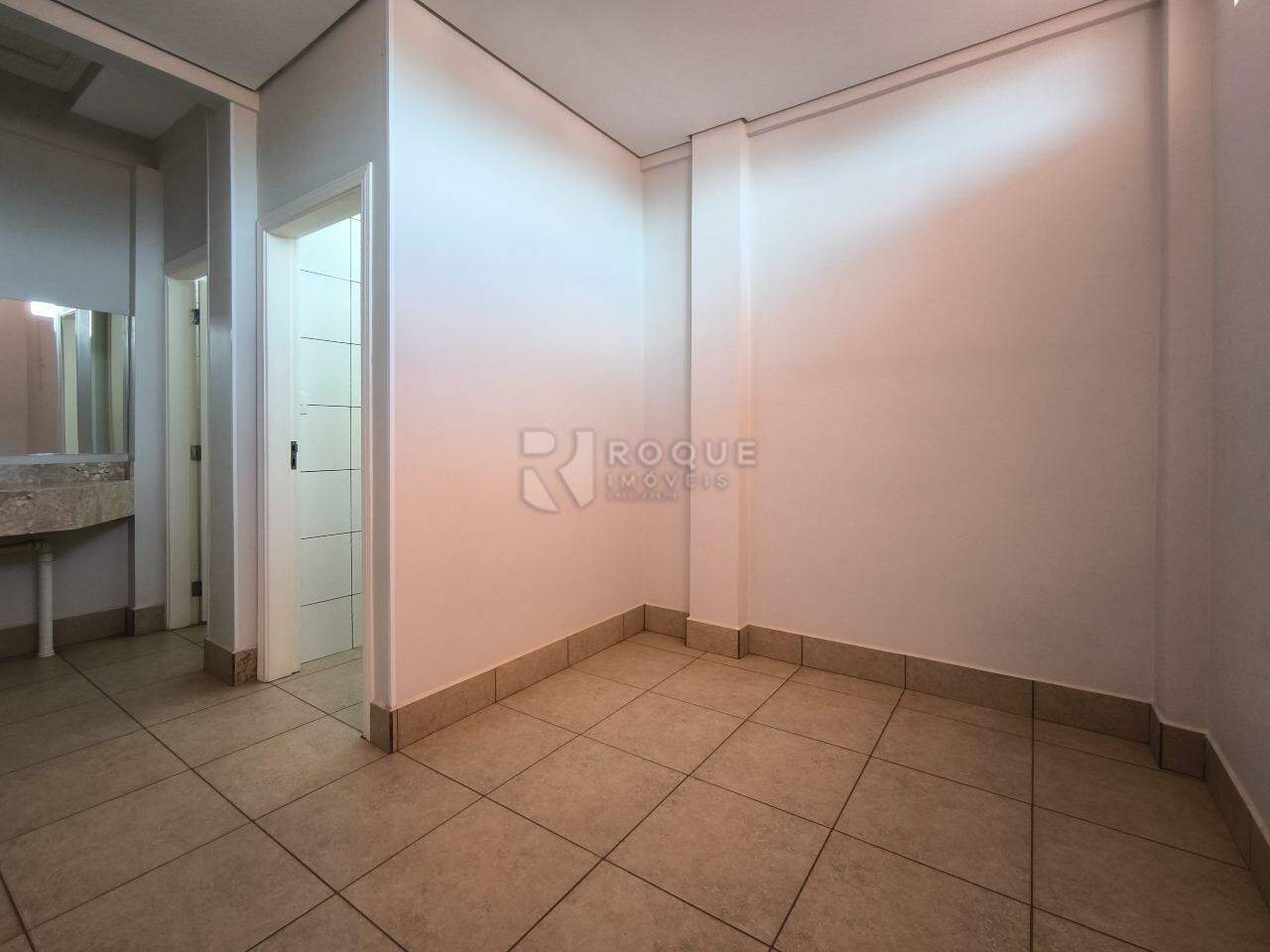Casa Residencial à venda no bairro Vila Castelar: SALA 1 PISO SUPERIOR