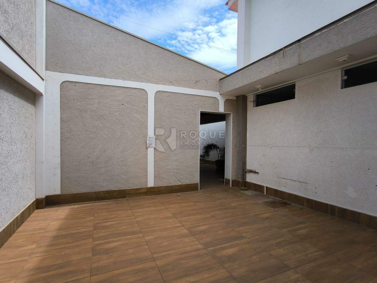 Casa Residencial à venda no bairro Vila Castelar: QUINTAL