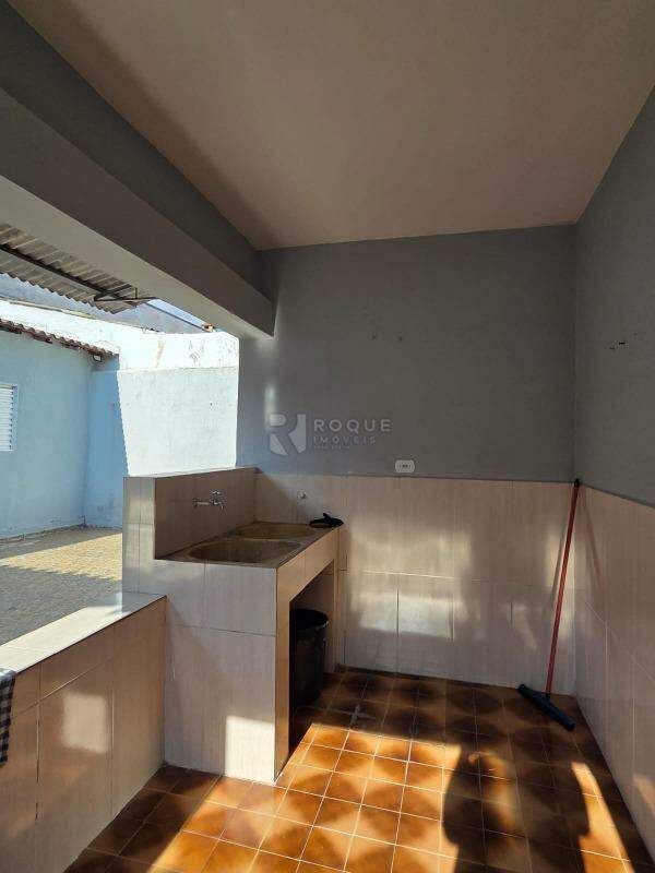 Casa Residencial à venda no bairro Jardim Nova Suiça: Área de serviço