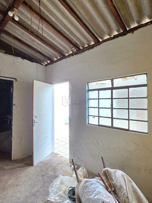 Casa Residencial à venda no bairro Jardim Nova Suiça: Sala - Edícula