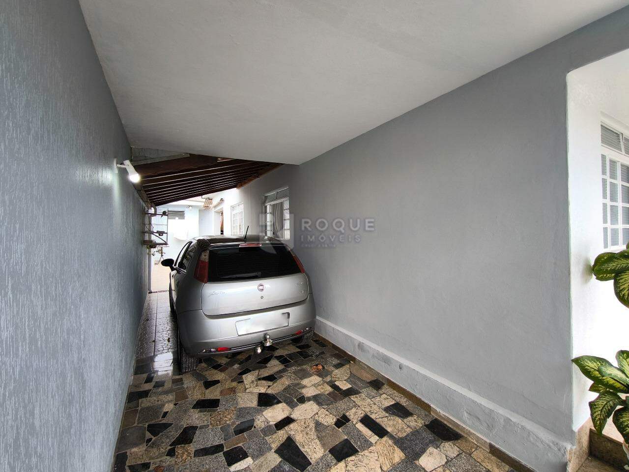 Casa Residencial à venda no bairro Jardim Nova Suiça: GARAGEM