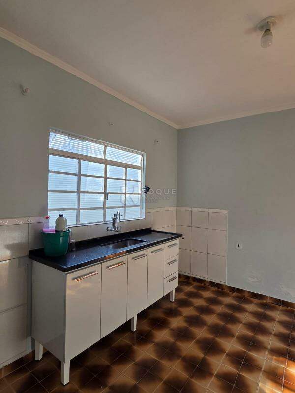 Casa Residencial à venda no bairro Jardim Nova Suiça: Cozinha