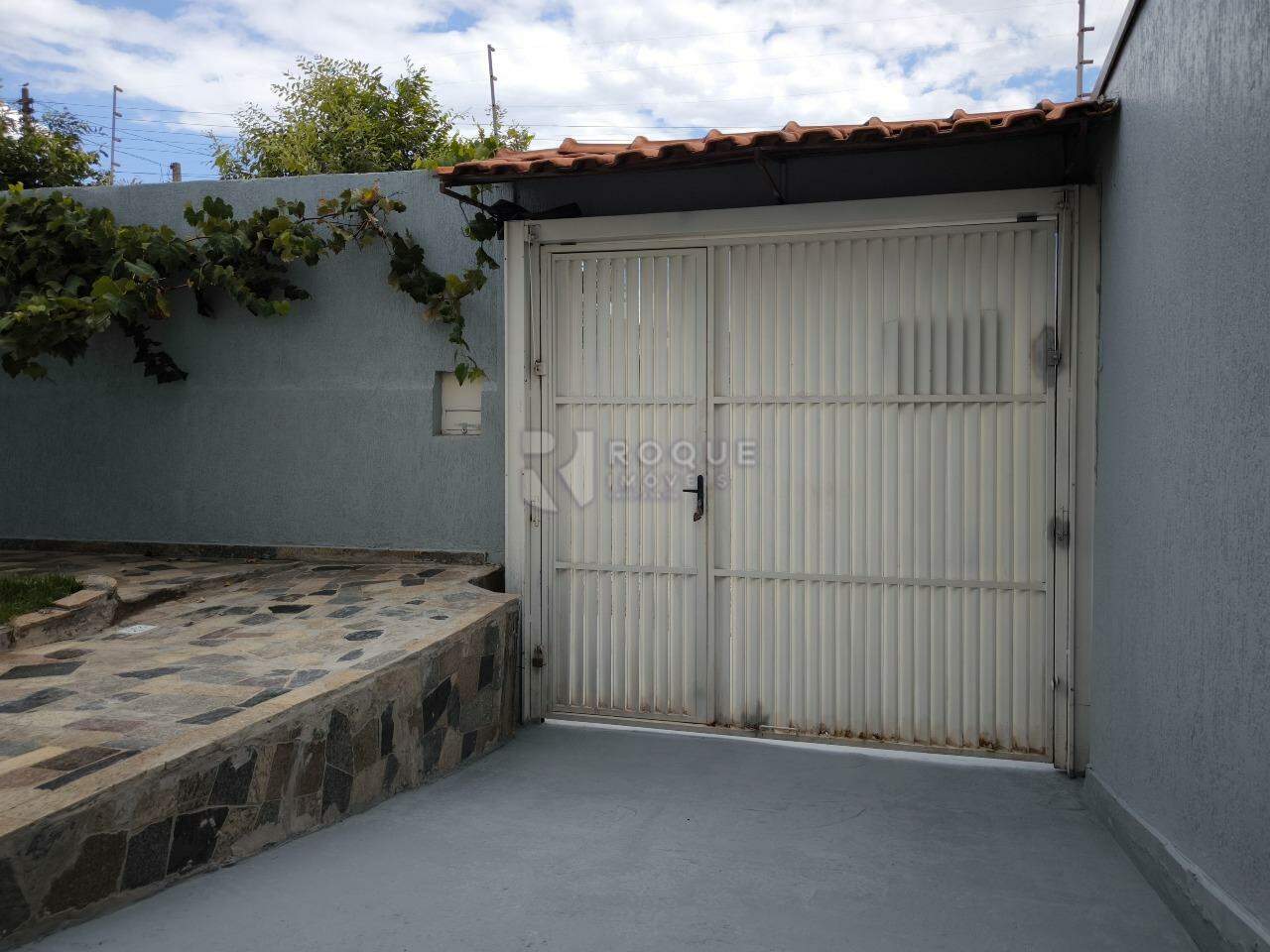 Casa Residencial à venda no bairro Jardim Nova Suiça: ENTRADA