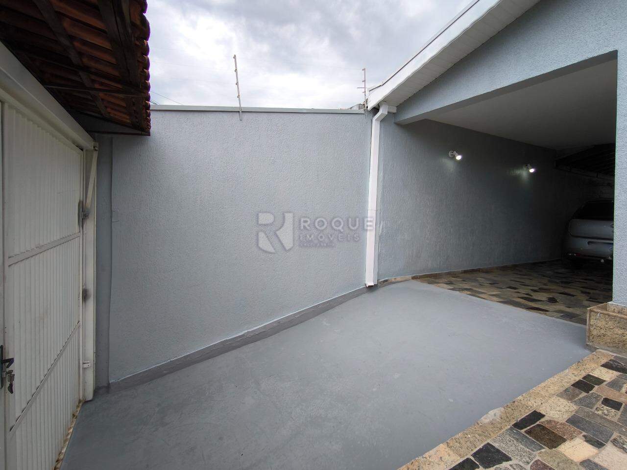 Casa Residencial à venda no bairro Jardim Nova Suiça: ENTRADA