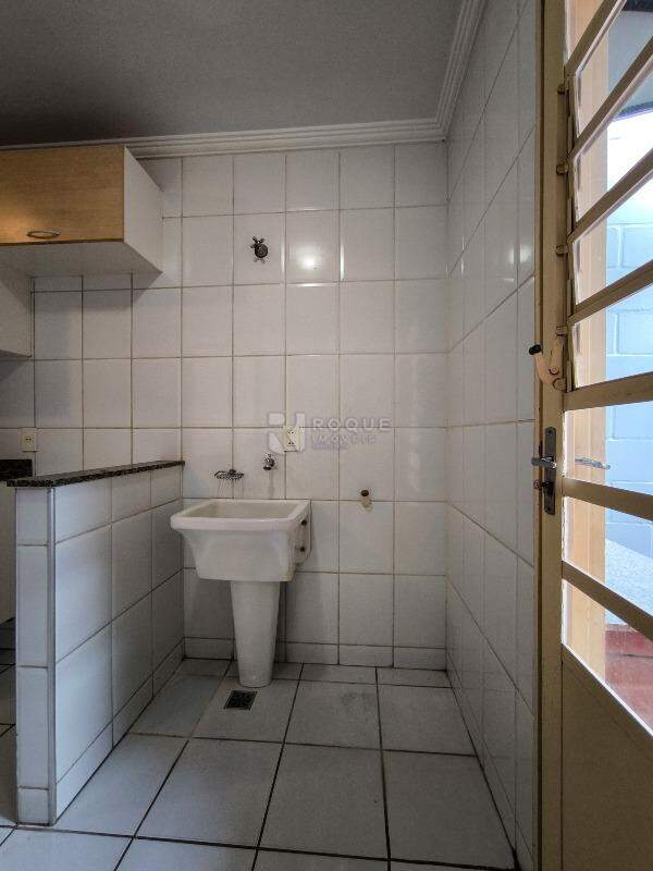 Casa Residencial à venda no bairro Jardim São Roque: LAVANDERIA