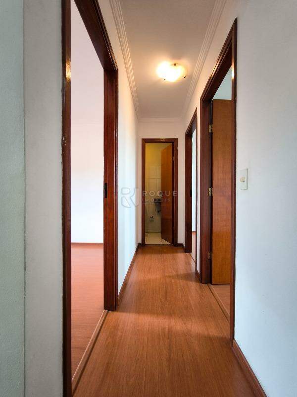 Casa Residencial à venda no bairro Jardim São Roque: CORREDOR INTERNO