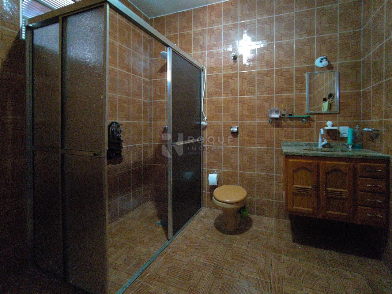 Casa Residencial à venda no bairro Parque Nossa Senhora das Dores: BANHEIRO EXTERNO