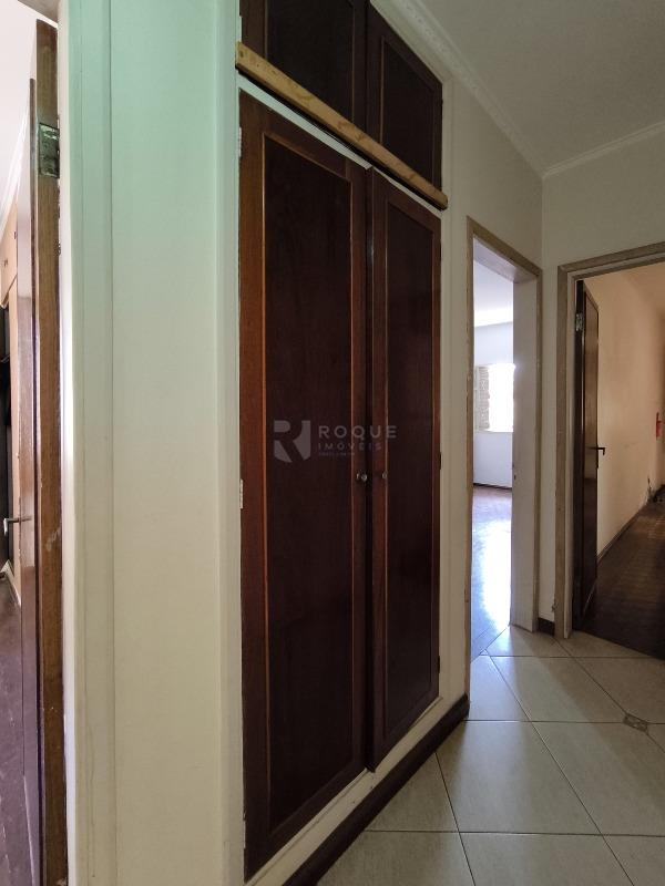 Casa Residencial à venda no bairro Vila Cristovam: ROUPEIRO