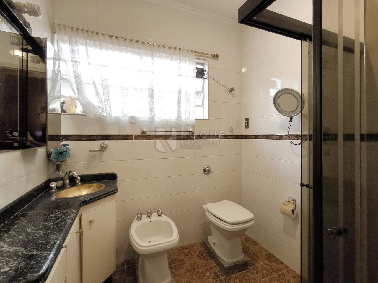 Casa Residencial à venda no bairro Vila Cristovam: WC SUÍTE