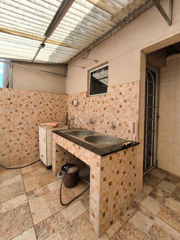 Casa Residencial à venda no bairro Vila Cristovam: LAVATÓRIO