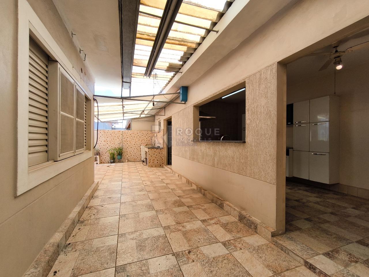 Casa Residencial à venda no bairro Vila Cristovam: QUINTAL