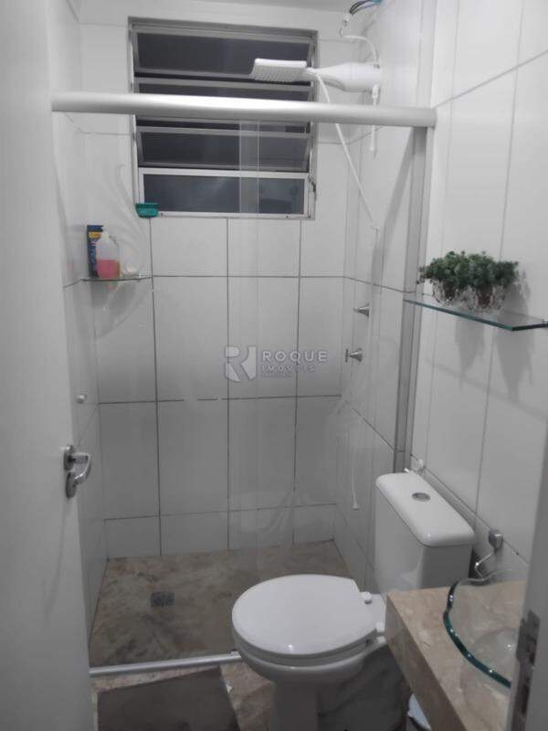Apartamento à venda no bairro Jardim do Lago: Banheiro