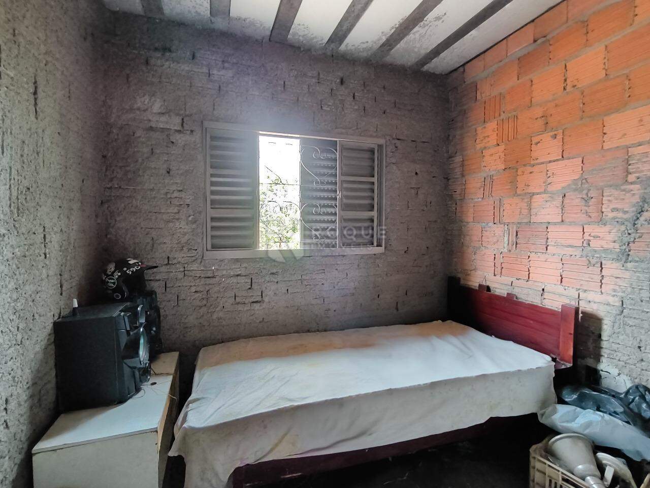 Sítio à venda no bairro Bairro do Pinhal: DORMITÓRIO