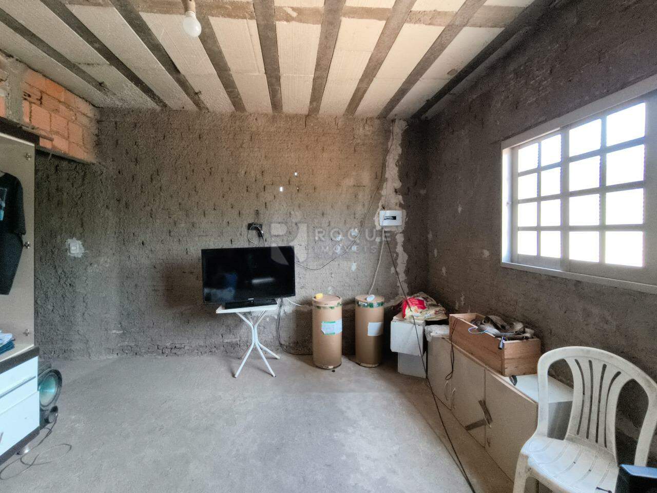 Sítio à venda no bairro Bairro do Pinhal: SALA DE ESTAR