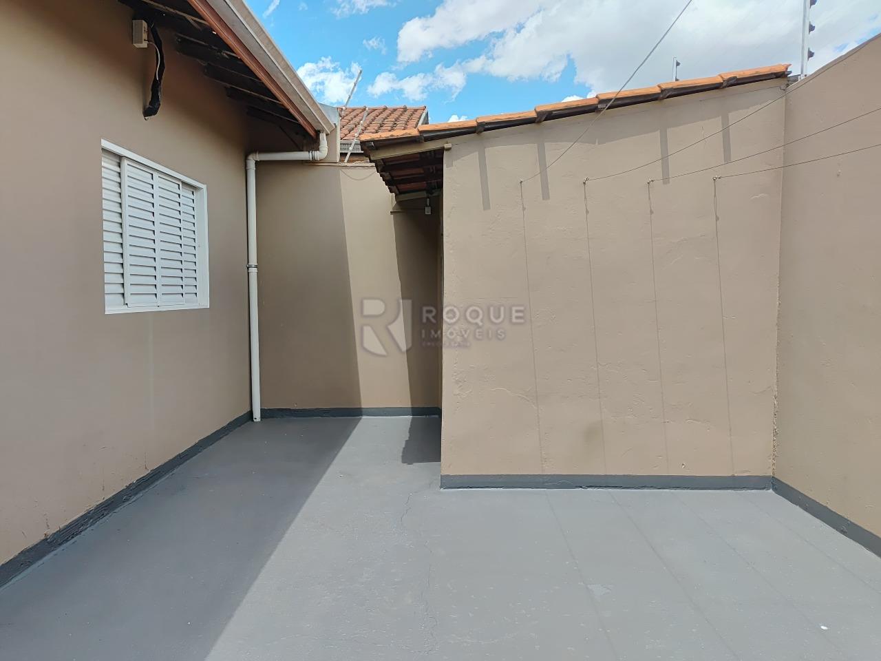 Casa Residencial à venda no bairro Jardim Residencial Alto da Graminha: Fundos