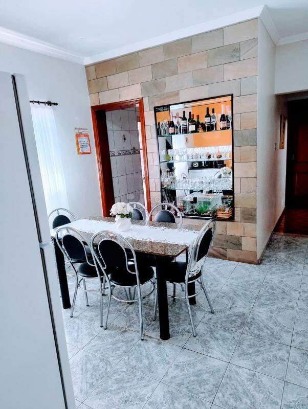 Casa Residencial à venda no bairro Parque Residencial Aeroporto: