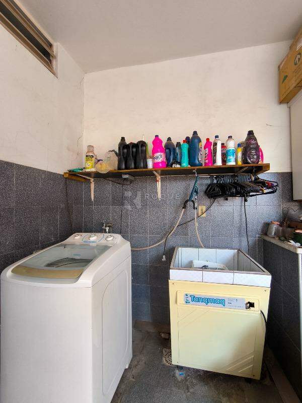 Casa Residencial à venda no bairro Jardim Rosa Marrafon Lucas: LAVANDERIA