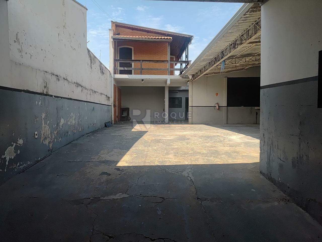 Casa Residencial para aluguel no bairro Jardim Morro Branco: Garagem