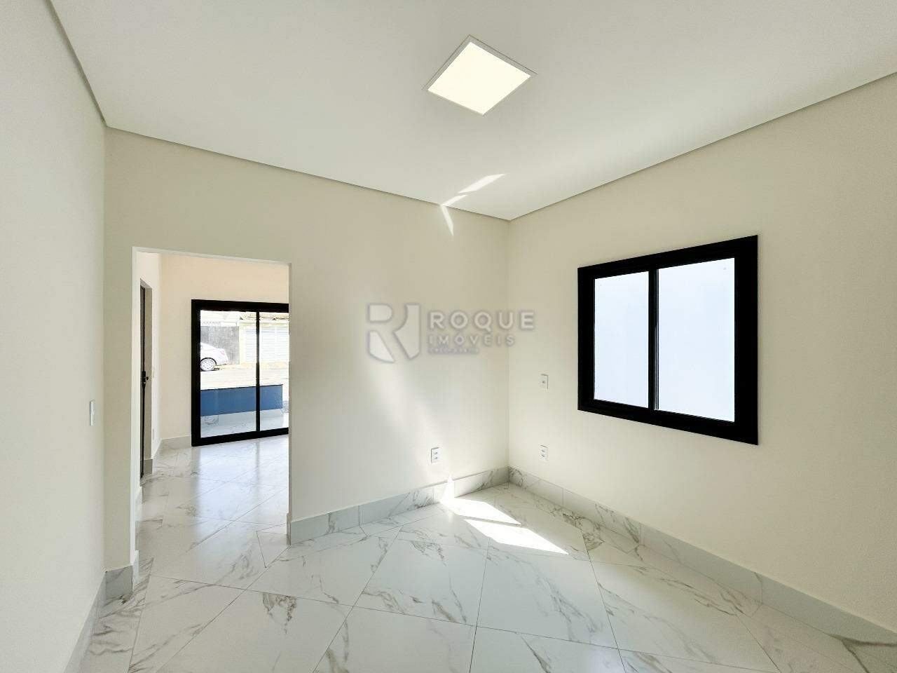 Casa Comercial para aluguel no bairro Parque Real: Sala 4