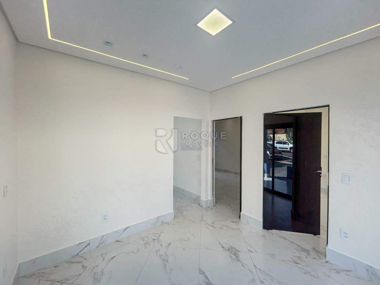 Casa Comercial para aluguel no bairro Parque Real: Sala 